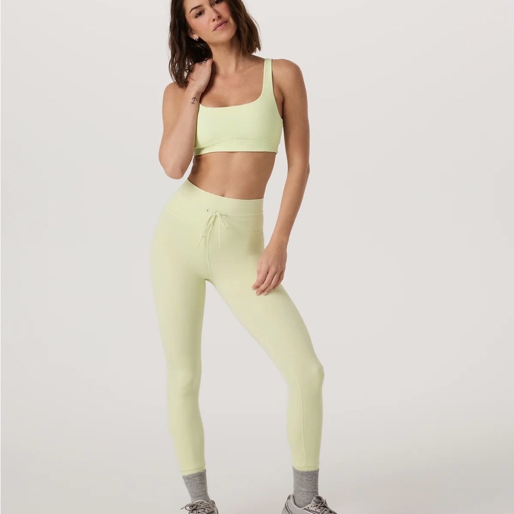Vuori AllTheForm Bra in Lemongrass - Picture 5 of 8